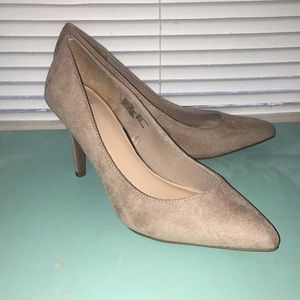 Brand new tan heels